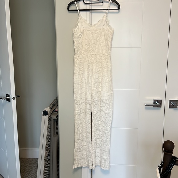 White lace jumpsuit - Picture 2 of 3